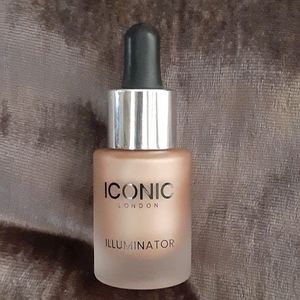ICONIC LONDON -Illuminator